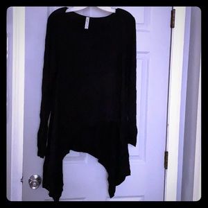 Long sleeve black shirt with arch bottom